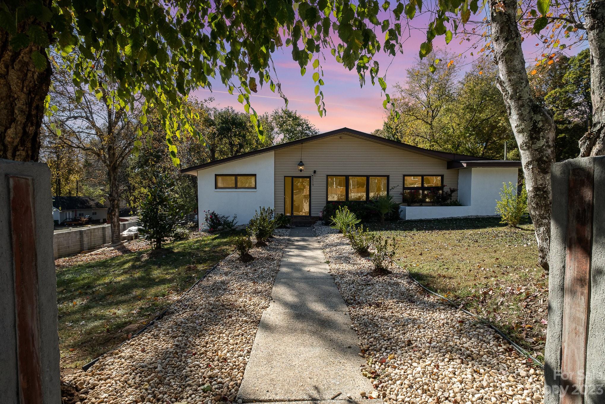 5619 Hollirose Drive Charlotte NC 28227