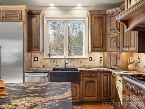 701 Baneberry Court Asheville NC 28803