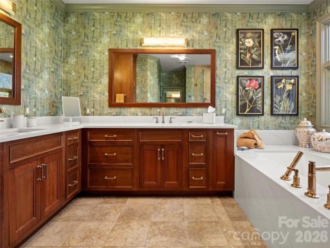 701 Baneberry Court Asheville NC 28803