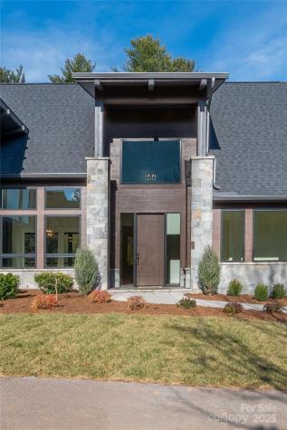 11 Kiftsgate Court Asheville NC 28804