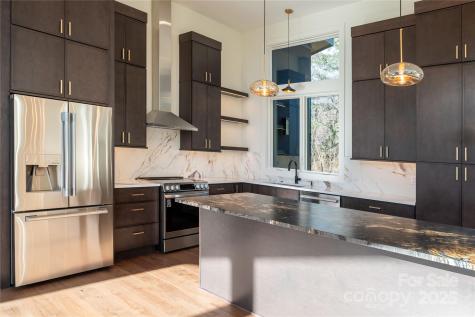 11 Kiftsgate Court Asheville NC 28804