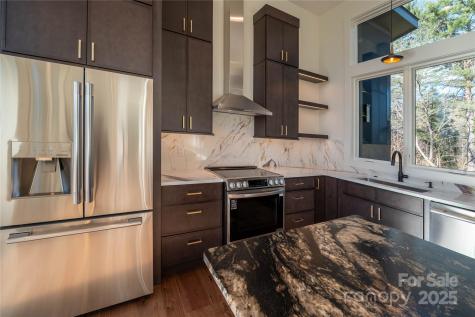 11 Kiftsgate Court Asheville NC 28804