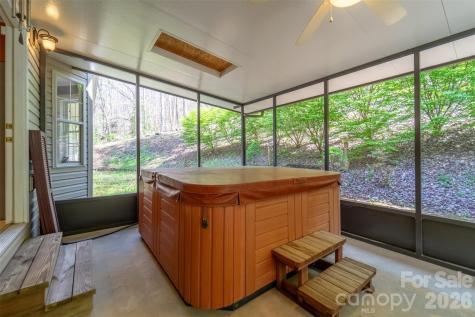 605 Toy Cove Road Sylva NC 28779