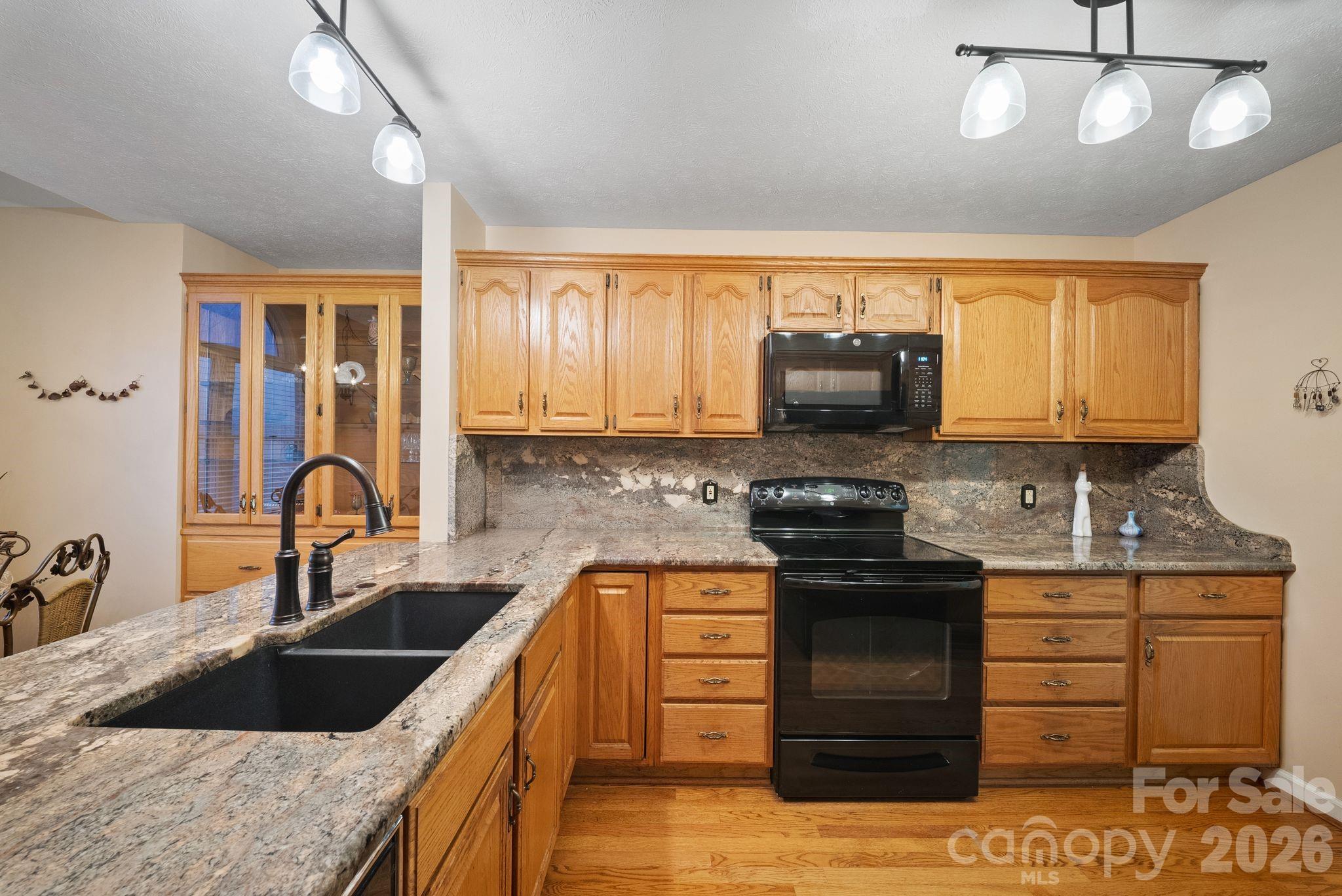 5 Governors Drive Hendersonville NC 28791