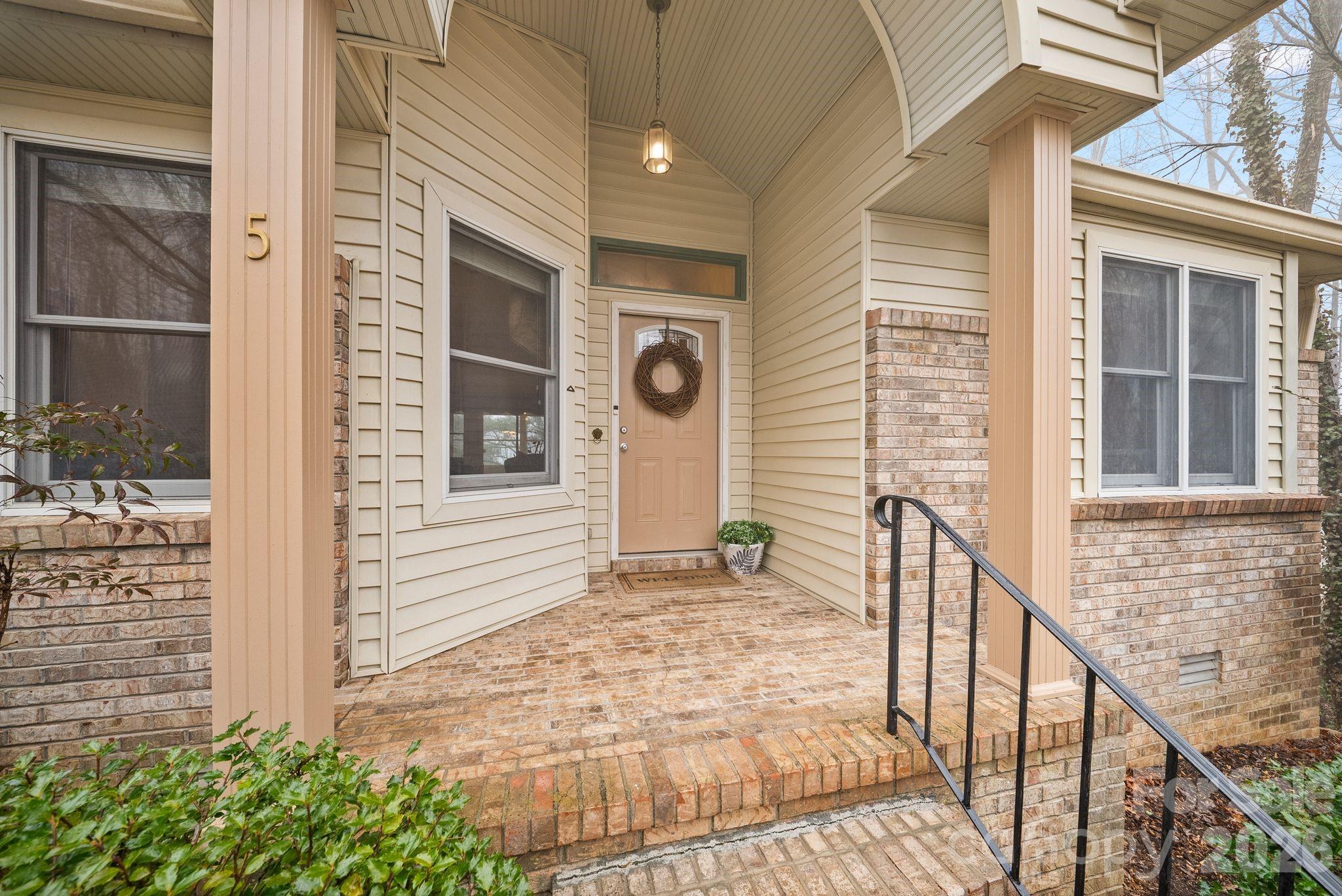 5 Governors Drive Hendersonville NC 28791