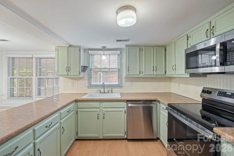 1122 Berry Ridge Road Charlotte NC 28270