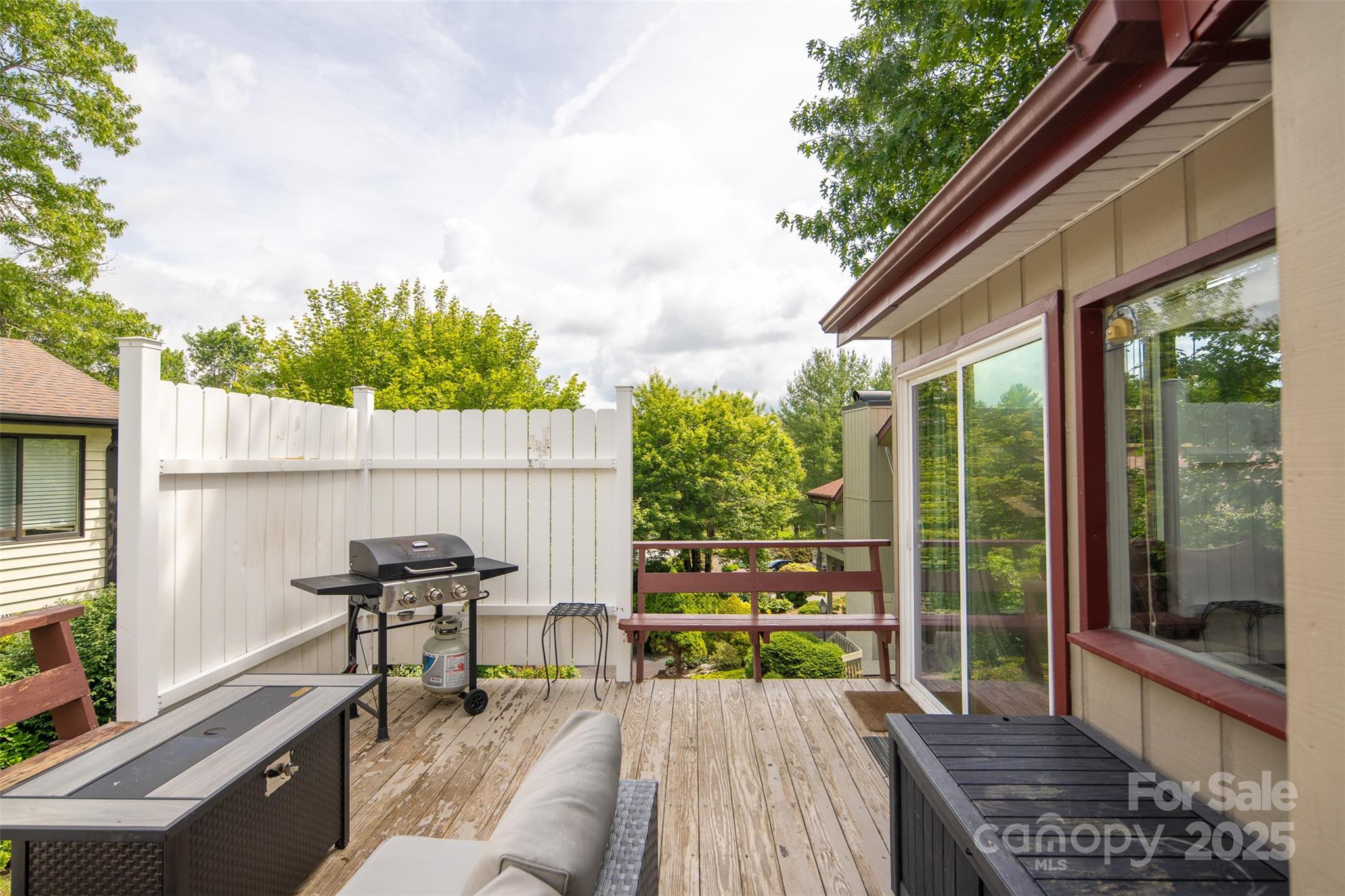 335 Snowshoe Loop Newland NC 28657