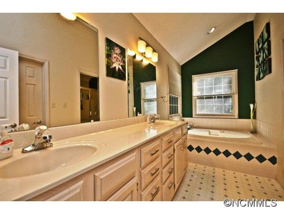 114 Coachmans Trail Asheville NC 28803