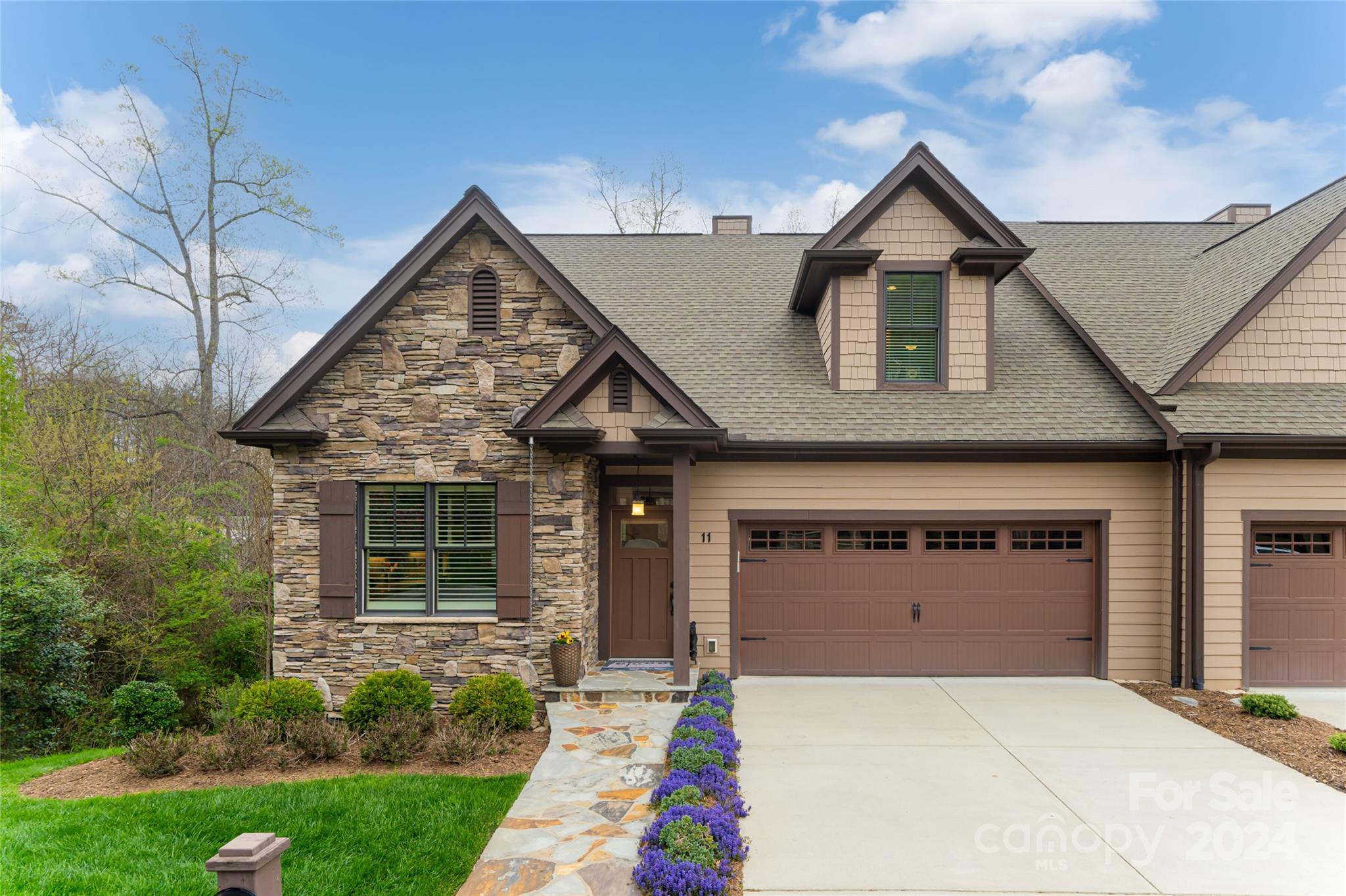11 Meadow Vista Court Asheville NC 28803