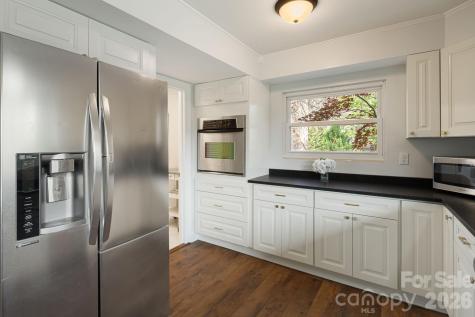 87 W Oakview Road Asheville NC 28806