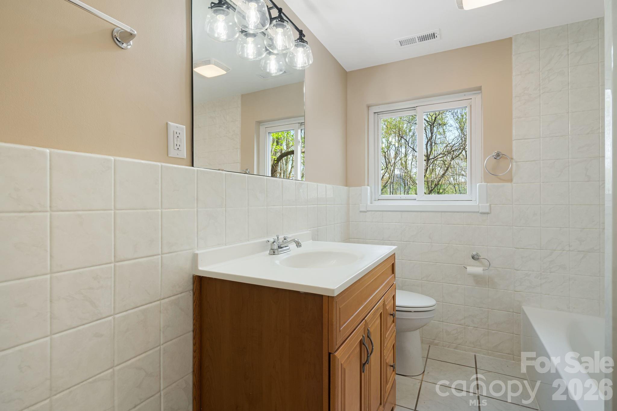 87 W Oakview Road Asheville NC 28806