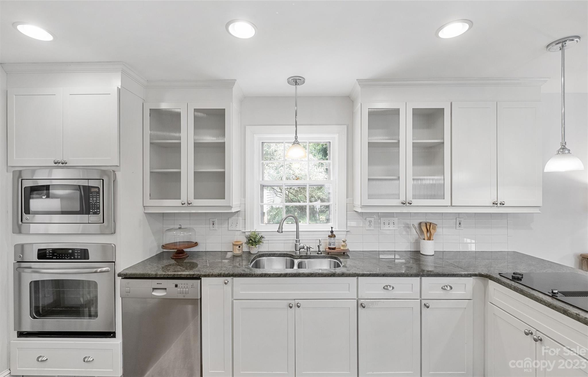 1214 Yale Place Charlotte NC 28209