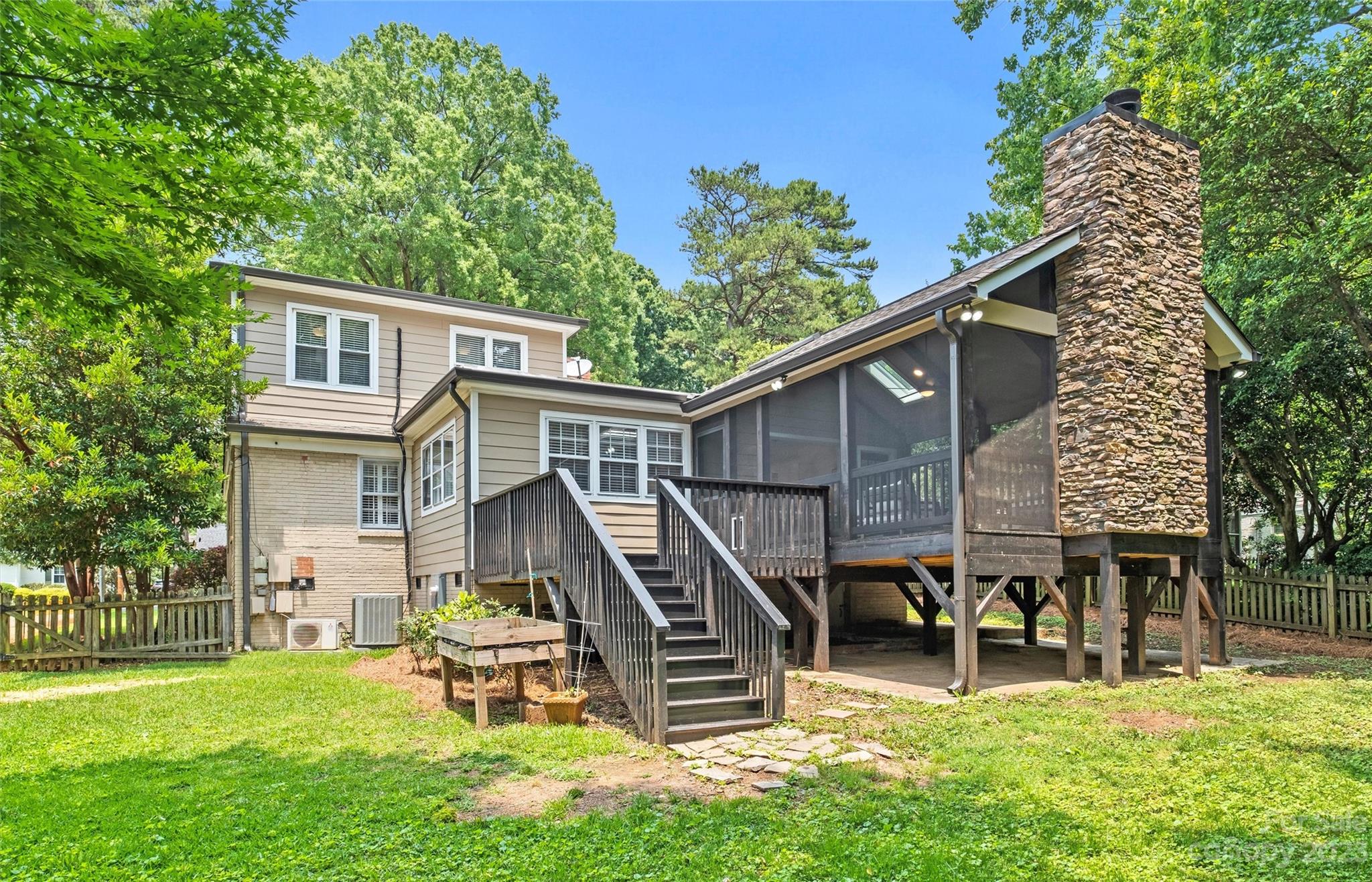 1214 Yale Place Charlotte NC 28209