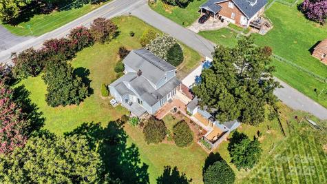 1107 South Point Road Belmont NC 28012