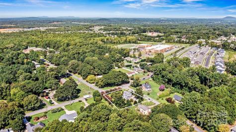 1107 South Point Road Belmont NC 28012