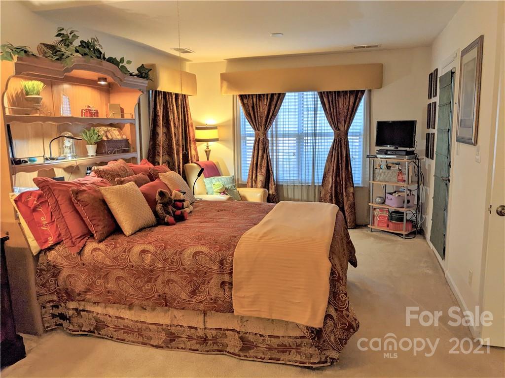 2026 Sugarbush Drive Charlotte NC 28214