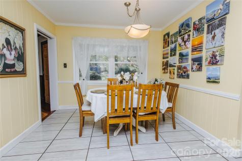 56 E Glenview Street Marion NC 28752