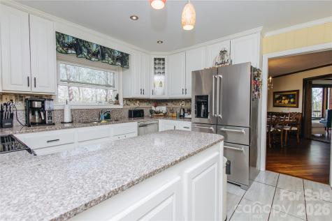 56 E Glenview Street Marion NC 28752