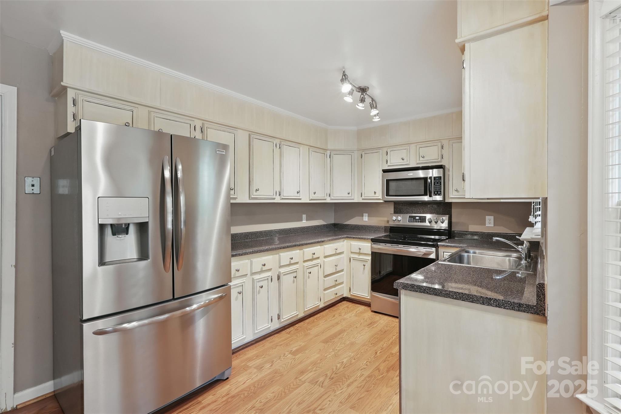 1517 E Barden Road Charlotte NC 28226
