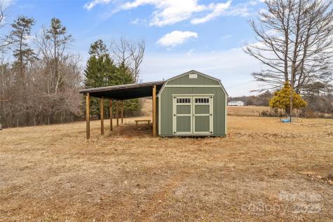 499 Indian Hill Road Olin NC 28660