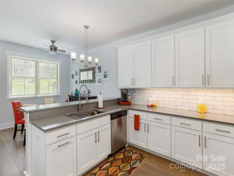 37 Thornes Lane Asheville NC 28805