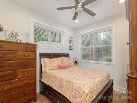 37 Thornes Lane Asheville NC 28805