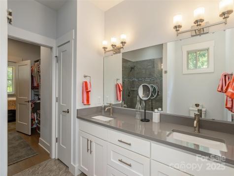 37 Thornes Lane Asheville NC 28805