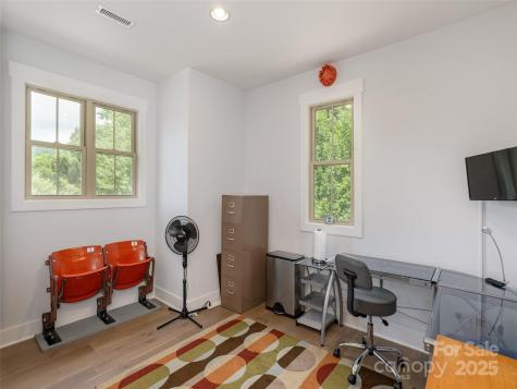 37 Thornes Lane Asheville NC 28805
