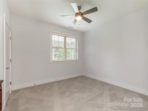 37 Thornes Lane Asheville NC 28805