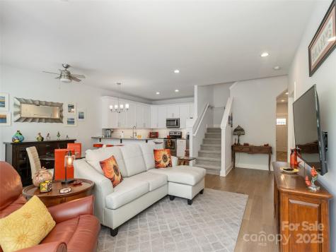 37 Thornes Lane Asheville NC 28805