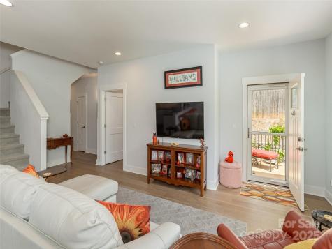 37 Thornes Lane Asheville NC 28805