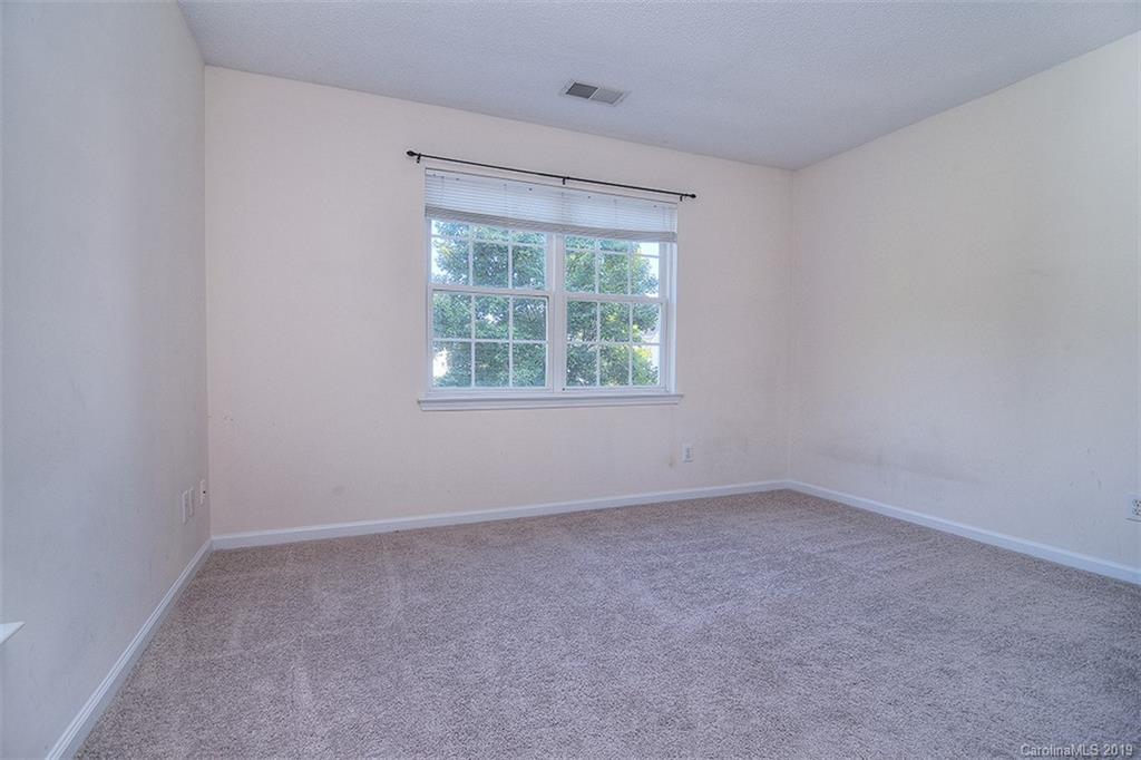 8700 Great Bear Court Charlotte NC 28269