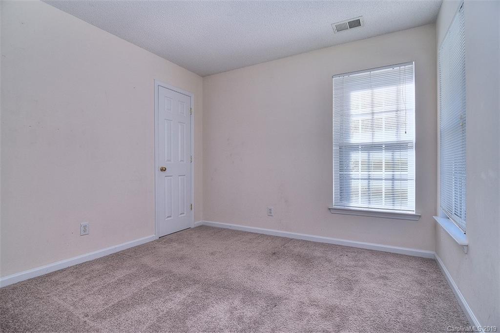 8700 Great Bear Court Charlotte NC 28269