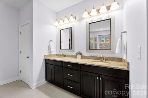 220 Kingsdown Avenue Charlotte NC 28270