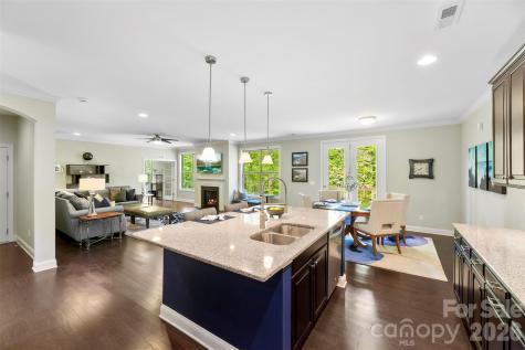220 Kingsdown Avenue Charlotte NC 28270