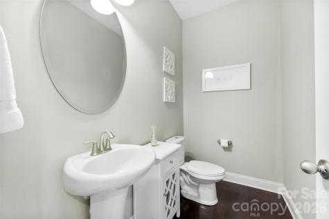 220 Kingsdown Avenue Charlotte NC 28270