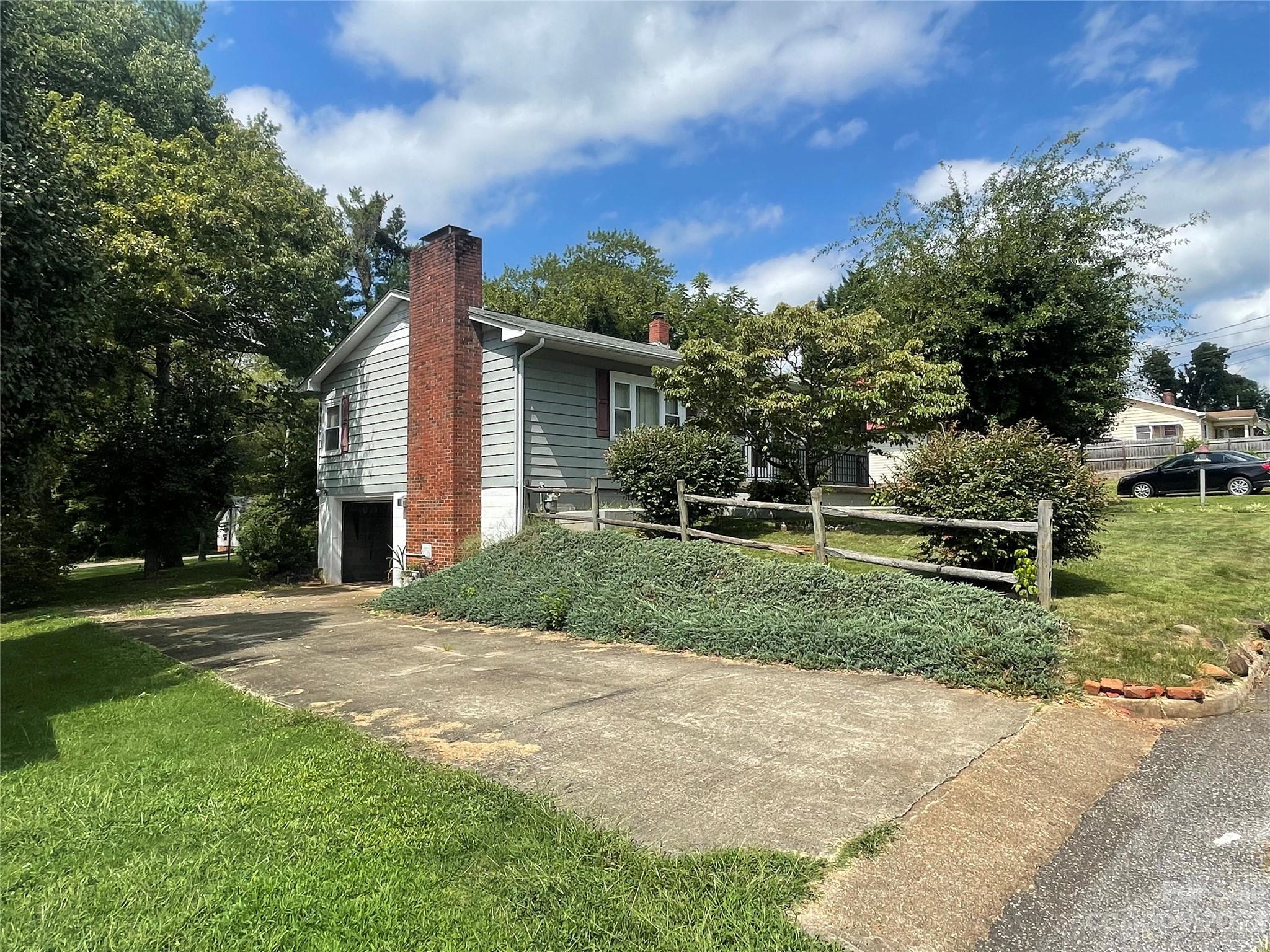 112 North Street Morganton NC 28655