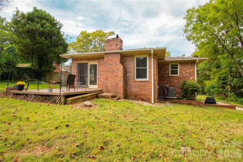 581 Clyde Drive Winston Salem NC 27104