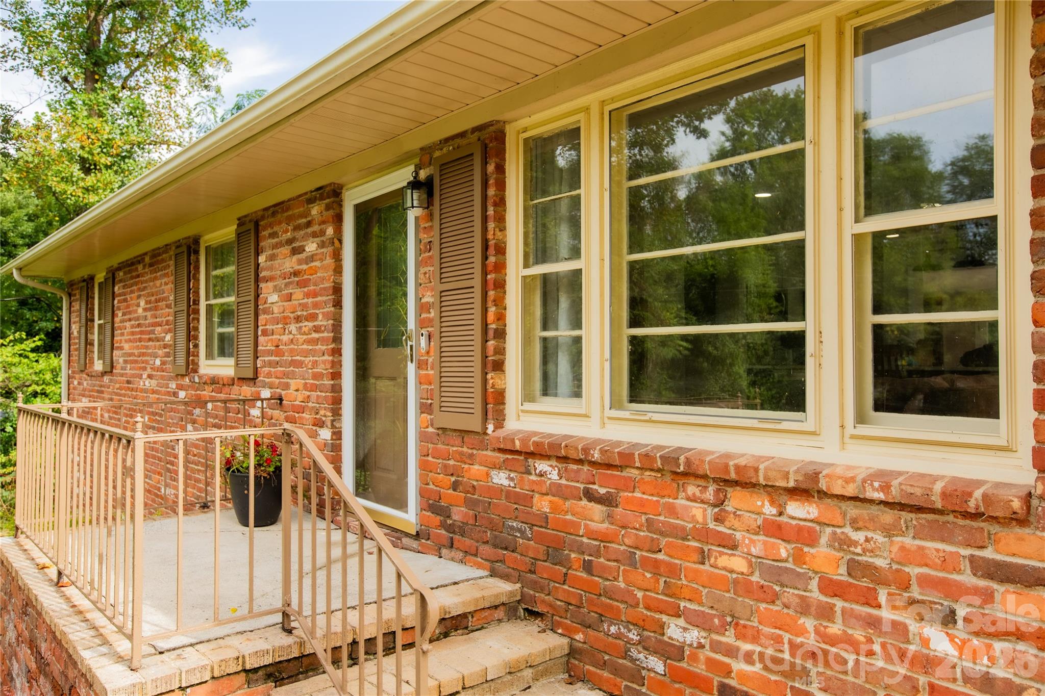 581 Clyde Drive Winston Salem NC 27104