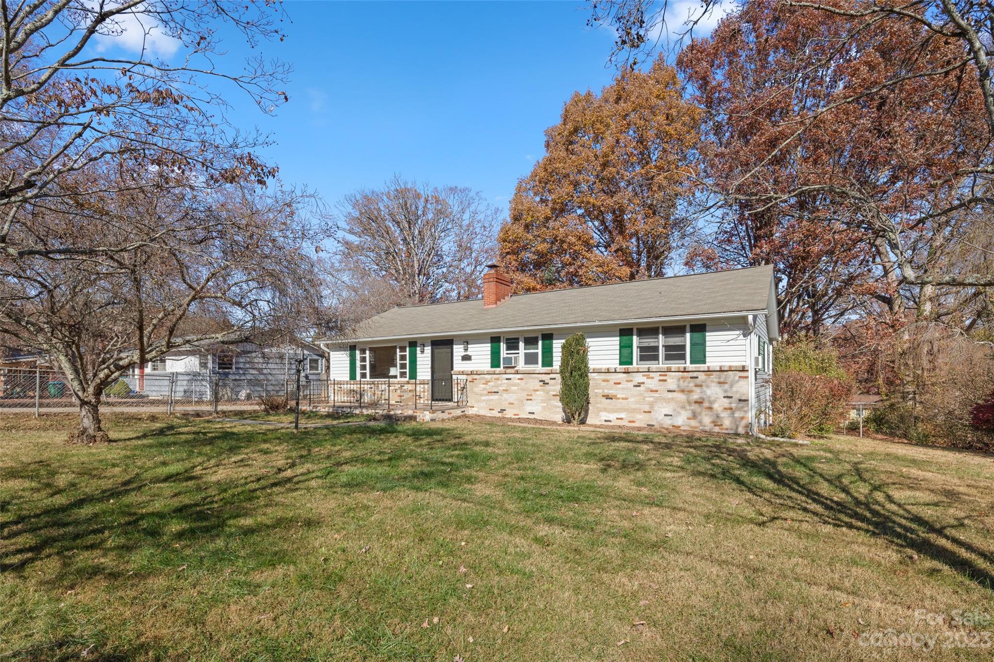 206 Sherwood Road Swannanoa NC 28778