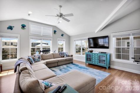 118 W Dolphin Drive Oak Island NC 28465