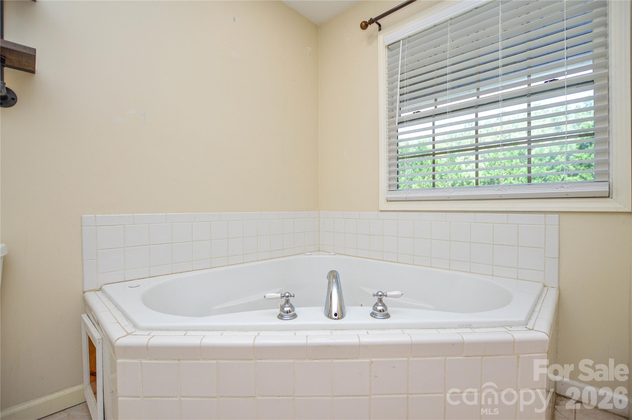 365 Wildlife Club Lane Taylorsville NC 28681