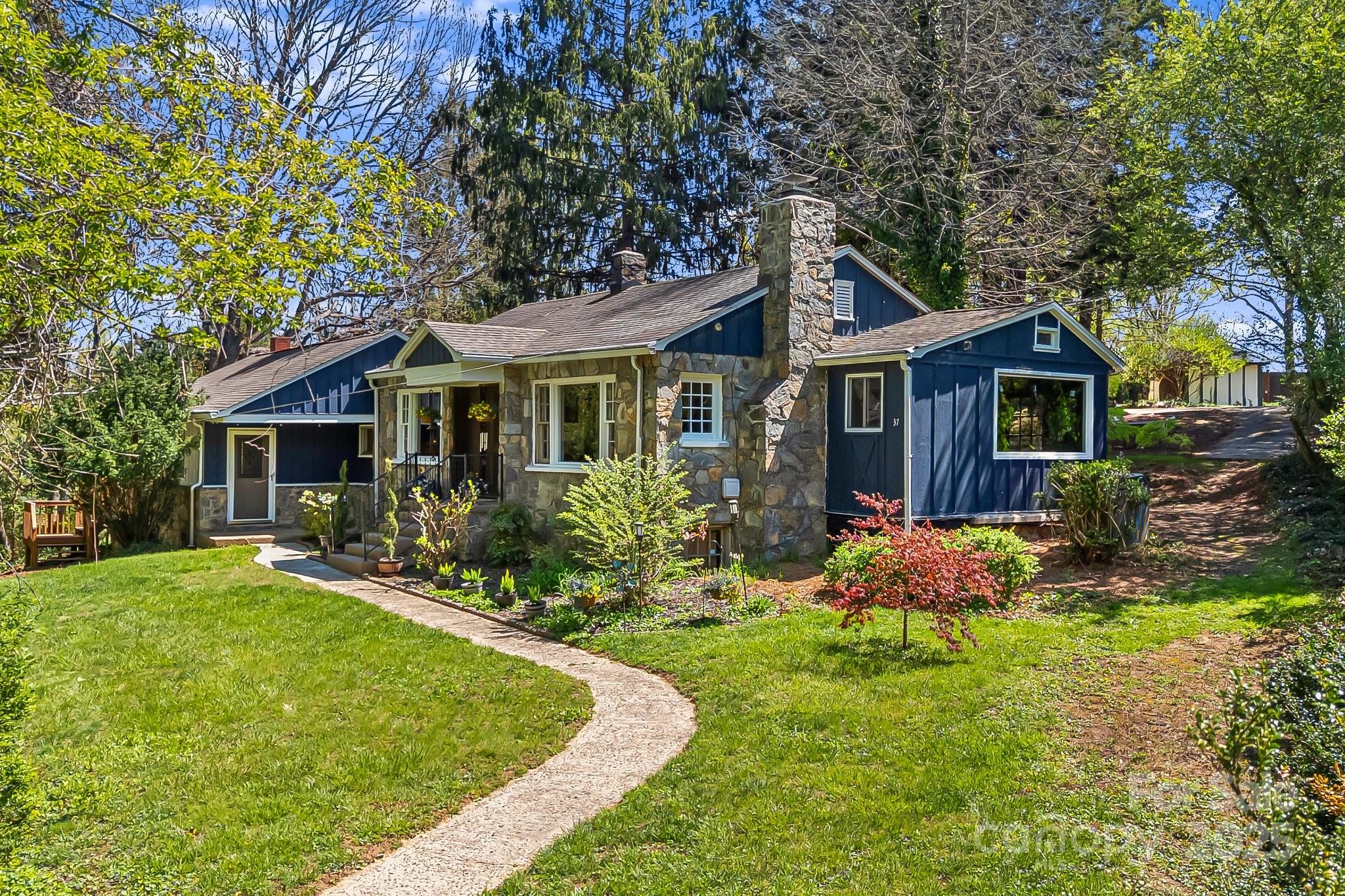 37 Plymouth Circle Asheville NC 28803