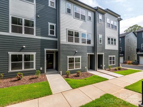 6009 Pivot Court Charlotte NC 28205