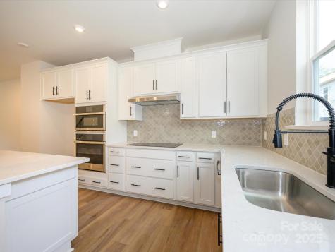 6009 Pivot Court Charlotte NC 28205