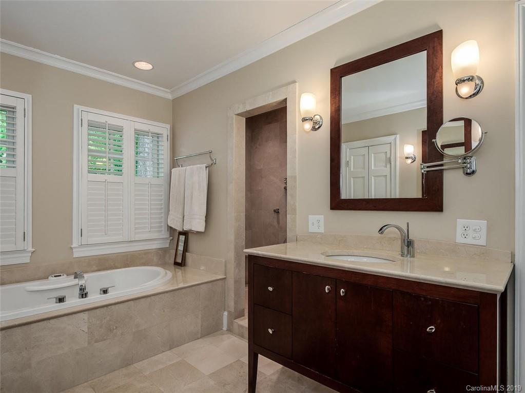 2720 Rothwood Drive Charlotte NC 28211