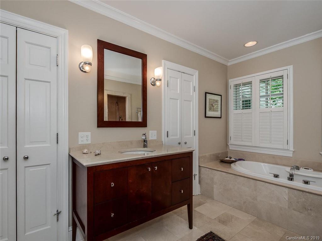 2720 Rothwood Drive Charlotte NC 28211