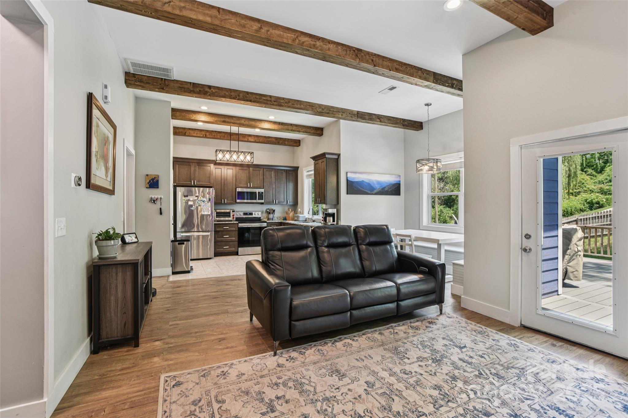 8 Apple Lane Asheville NC 28804