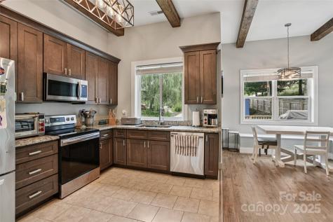 8 Apple Lane Asheville NC 28804