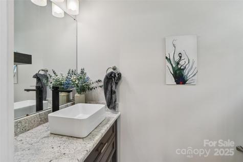 8 Apple Lane Asheville NC 28804